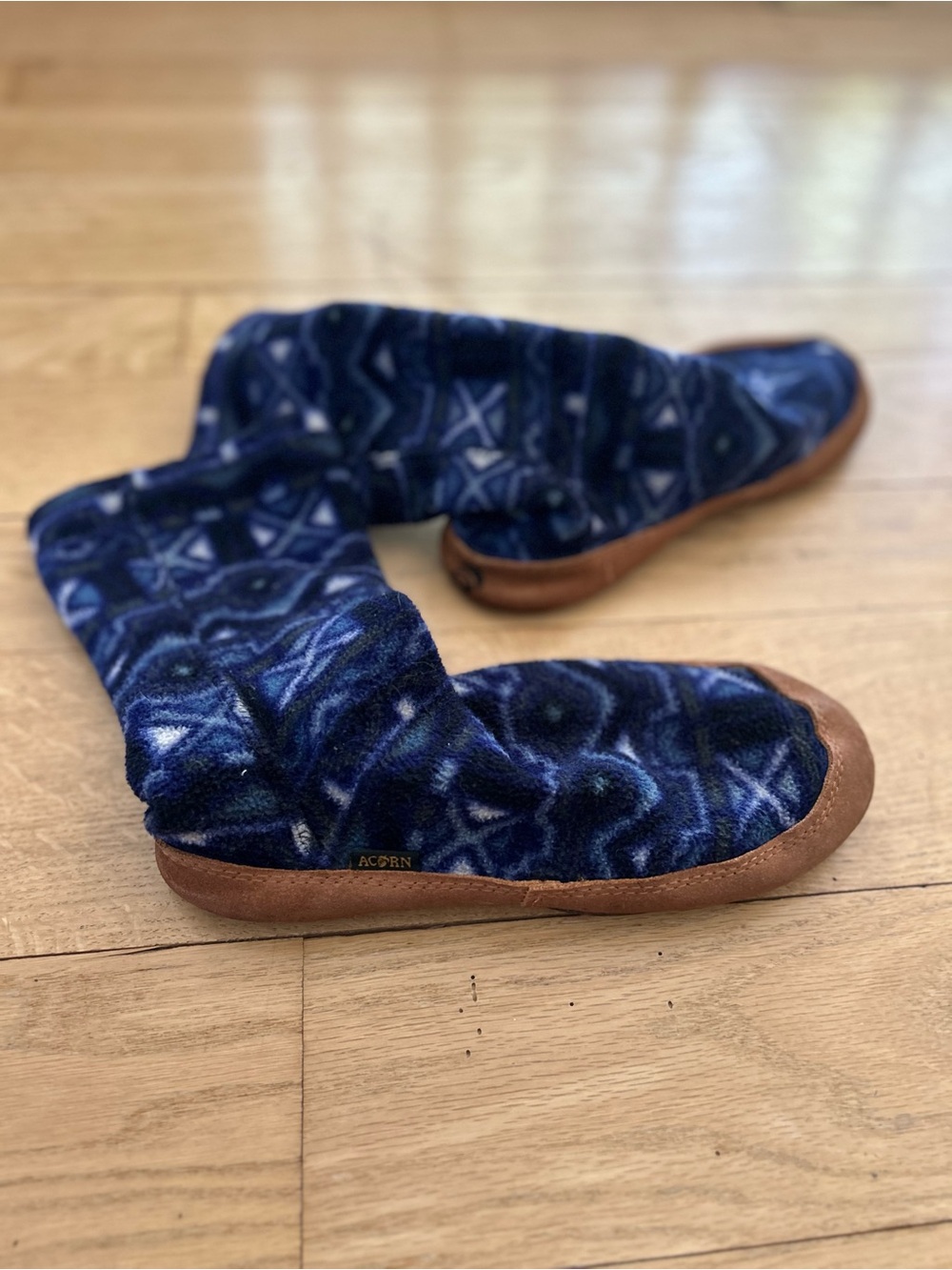 Acorn Navy Blue Geometric Fleece Slipper Boots kids size 6-7